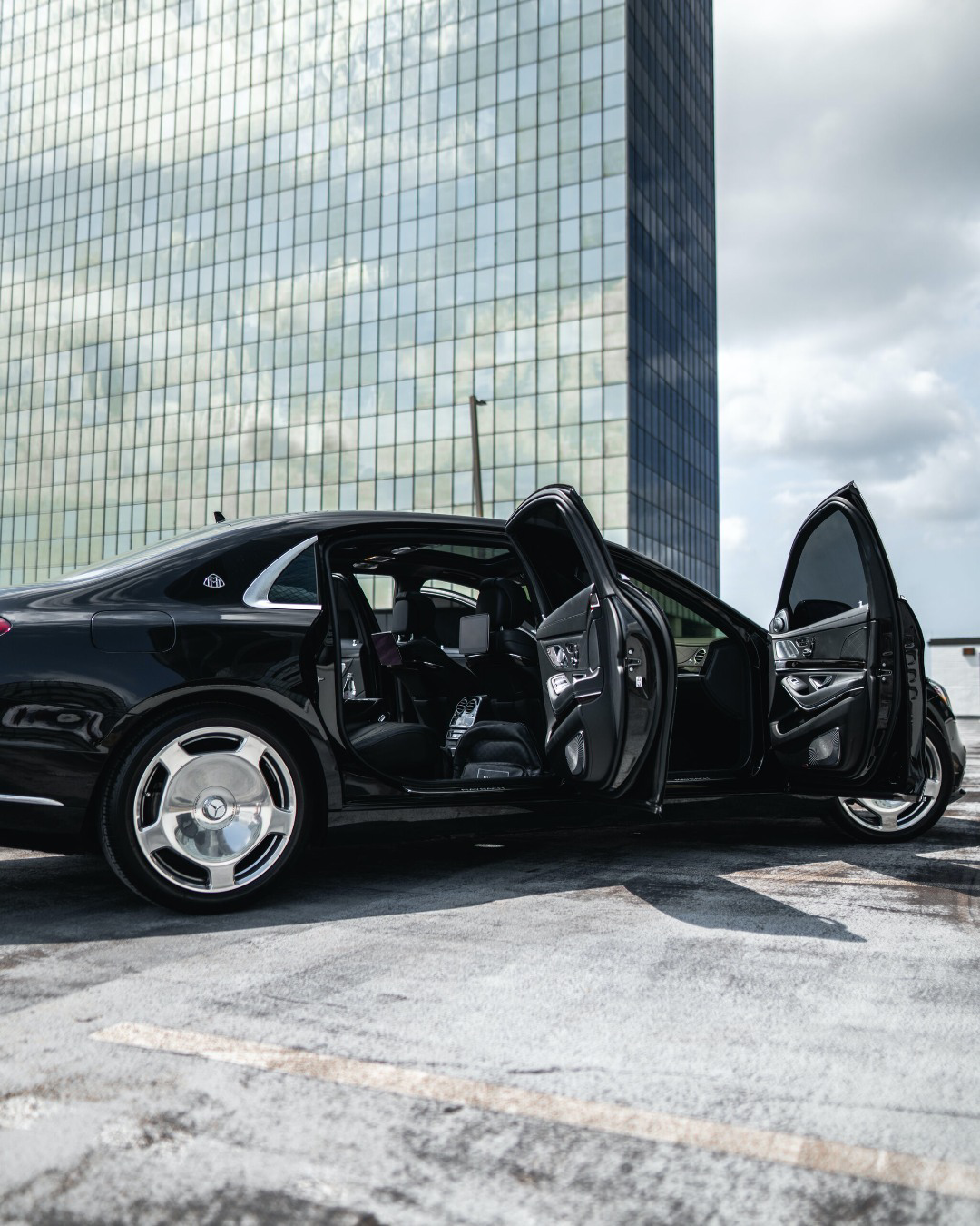 Luxury chauffeured transportation service in New Orleans with professional driver