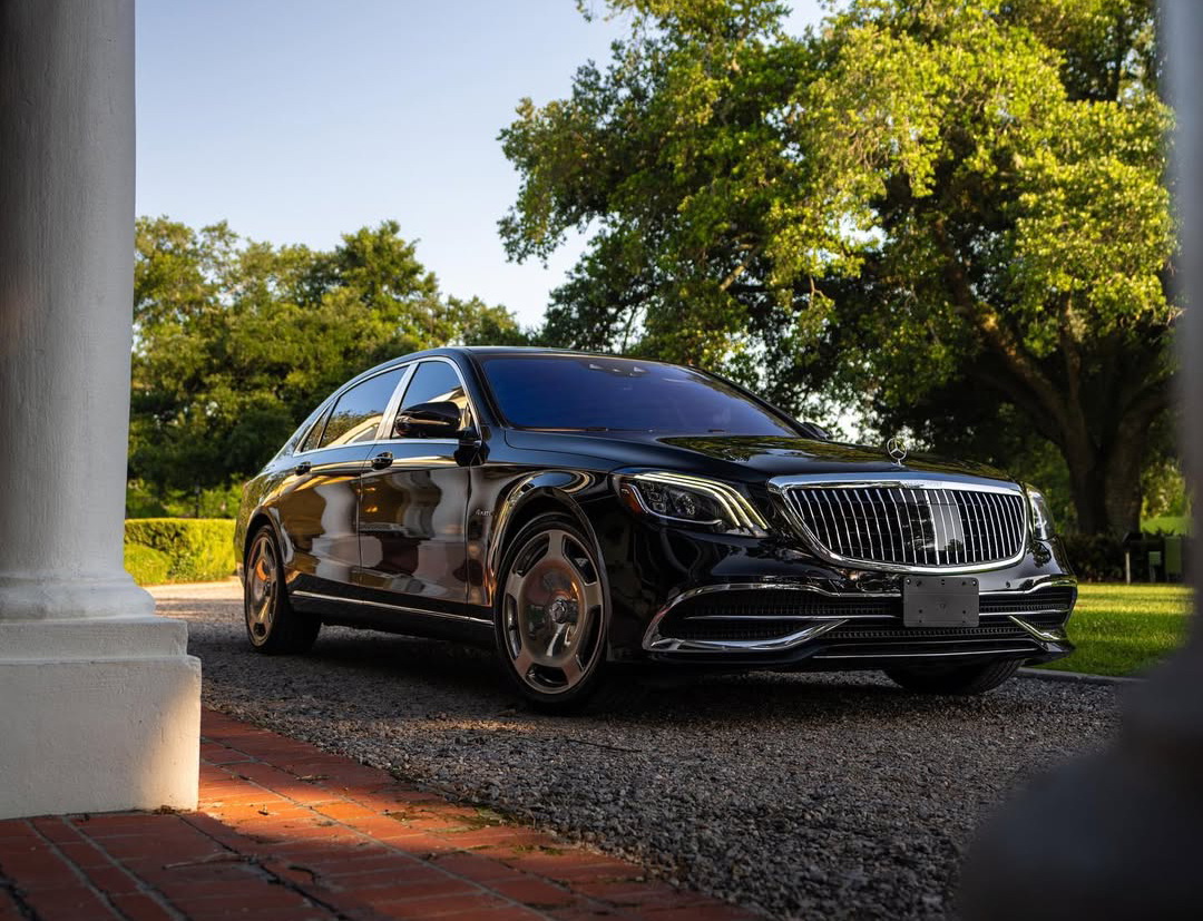 Premium luxury car service in New Orleans with a professional chauffeur